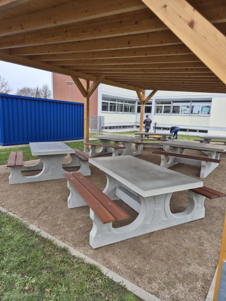 Kreuzburgschule aus Hainburg